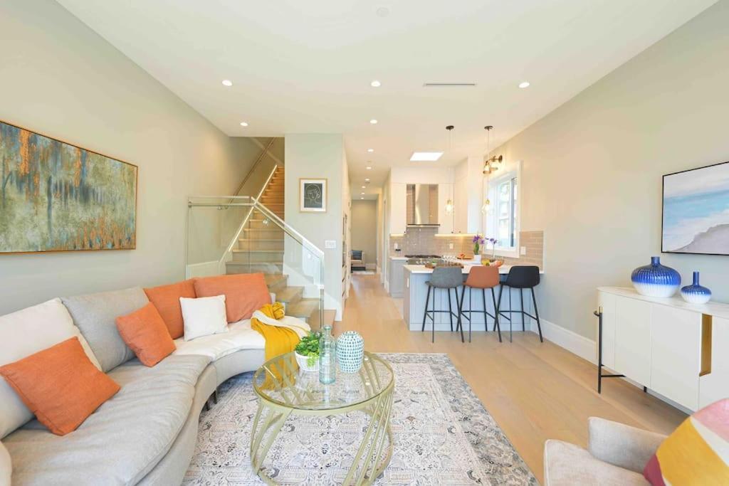 Four Bedrooms New Lovely Duplex House-1628 Vancouver Bagian luar foto