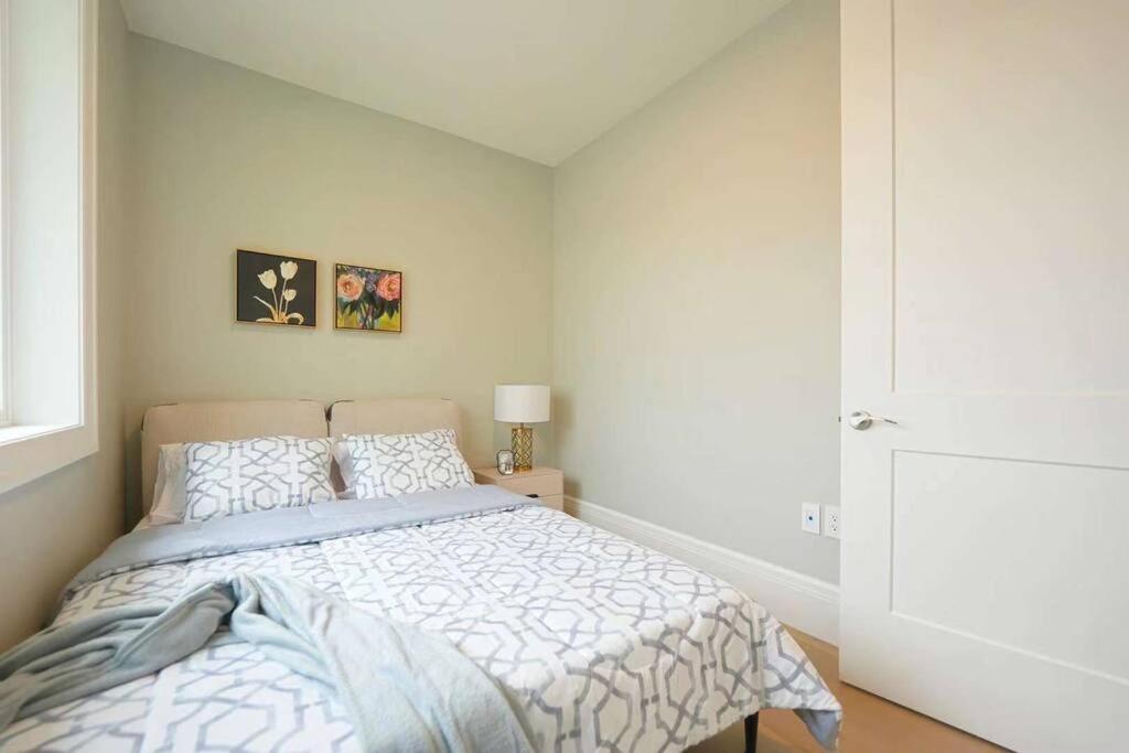 Four Bedrooms New Lovely Duplex House-1628 Vancouver Bagian luar foto