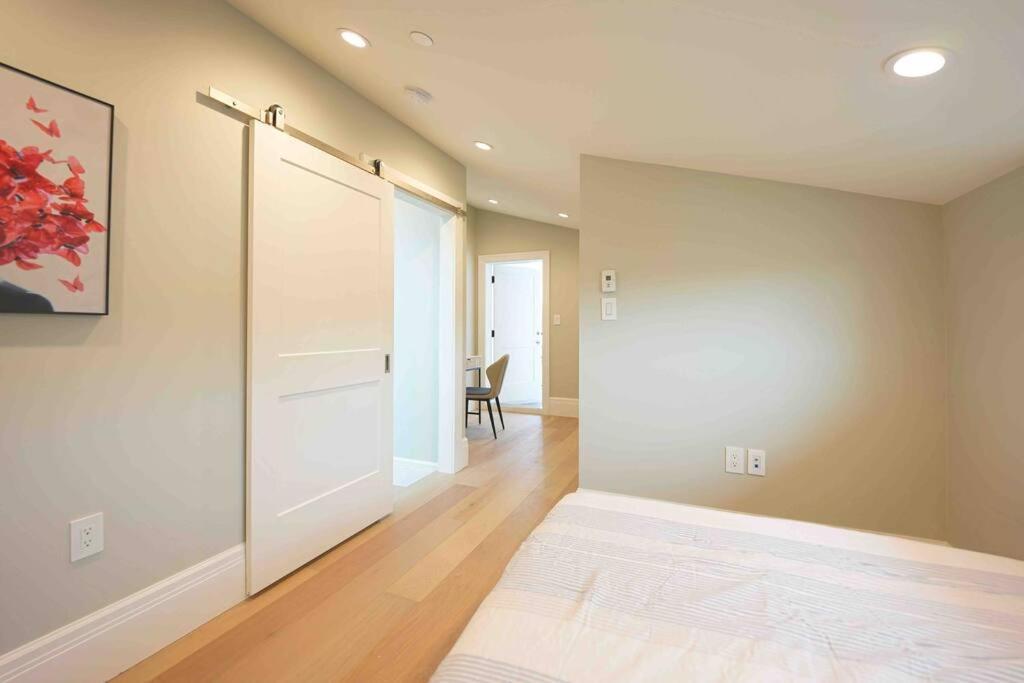 Four Bedrooms New Lovely Duplex House-1628 Vancouver Bagian luar foto